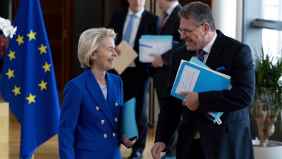 Le dan tiempo a Trump: Unión Europea aplaza entrada en vigor de aranceles a EEUU para agosto