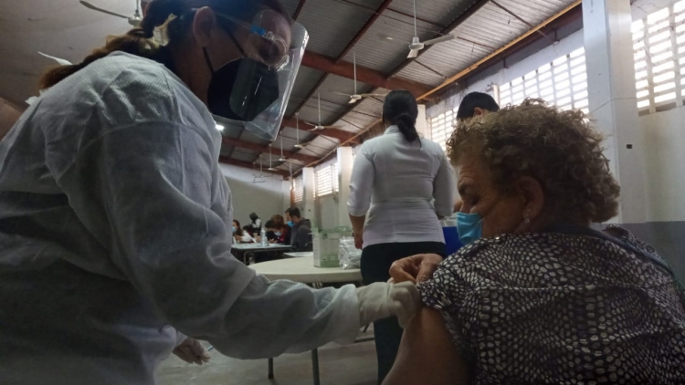 M&aacute;s de 2 mil vacunas anticovid ser&aacute;n aplicadas a adultos mayores en Pericos