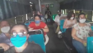 Usuarios bien portados cumplen con uso obligatorio de cubrebocas en el transporte p&uacute;blico
