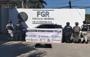 Veh&iacute;culo asegurado por grupo interinstitucional en Culiac&aacute;n ten&iacute;a 28 artefactos explosivos improvisados para dron