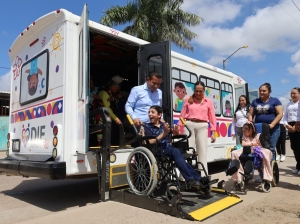 Previo al D&iacute;a del Ni&ntilde;o, DIF Navolato adquiere y pone a disposici&oacute;n un transporte para ni&ntilde;as y ni&ntilde;os con discapacidad