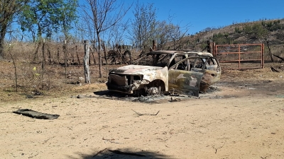 Un asesinado y dos camionetas calcinadas deja ataque con dron en Sanalona