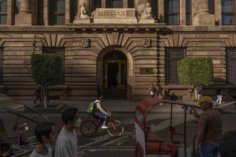 Pausa a aumentos a tasa de inter&eacute;s puede &lsquo;ir para largo&rsquo;, advierte Banxico