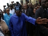 Nuevo presidente de Nigeria, Bola Tinubu, asume el cargo en plena crisis