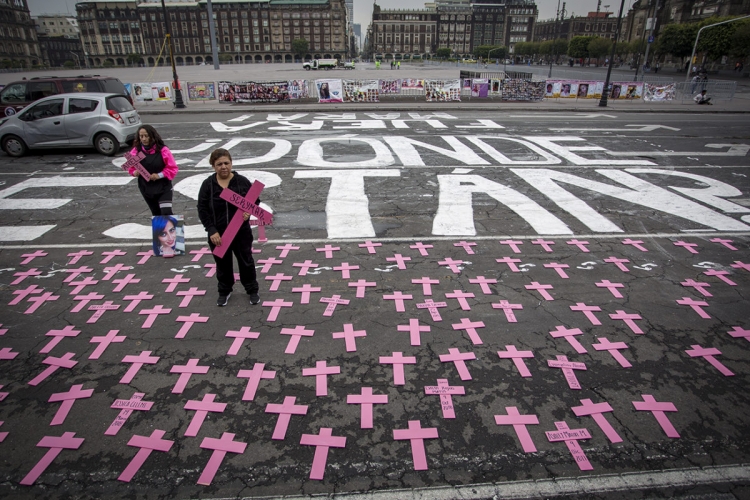 Desde hace tres años, hay 10 feminicidios al día en México