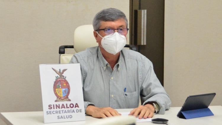 El Secretario de Salud, Dr. Efr&eacute;n Encinas Torres