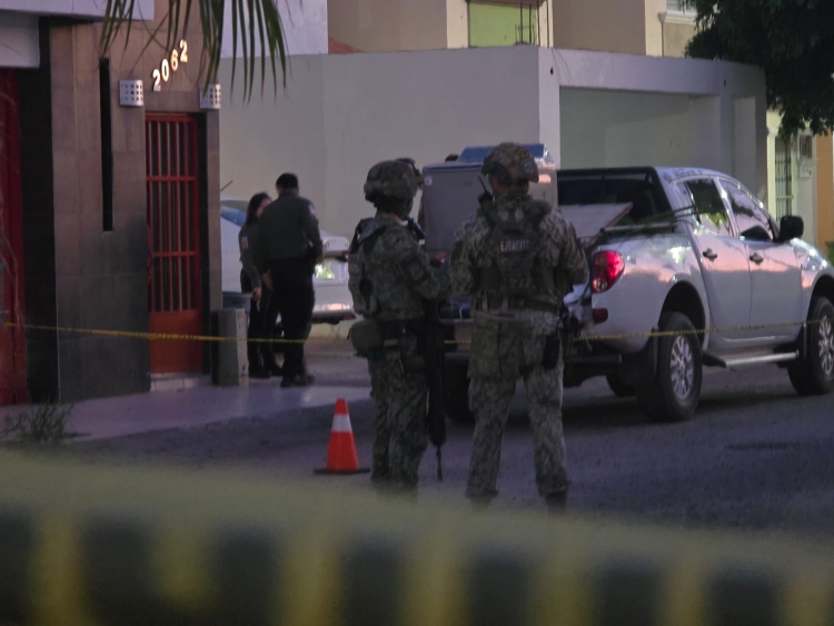 Atacan a balazos a un hombre cuando circulaba en camioneta en el sector La Conquista