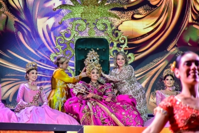 Coronan a Carolina III, Reina del Carnaval Internacional de Mazatlán “Eclipse Barroco”