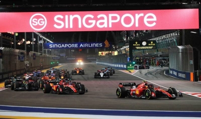 Carlos Sainz gana el GP de Singapur 2023 por &lsquo;un pelito&rsquo;; deja atr&aacute;s a Verstappen y 'Checo' P&eacute;rez