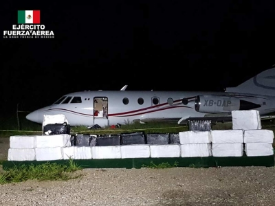Sedena asegura 369 mdp en cocaína dentro de una avioneta en Chiapas