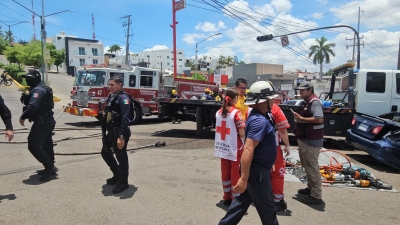 M&uacute;ltiple Choque deja 13 lesionados en la Colonia 5 de Mayo, en Culiac&aacute;n