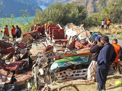 Accidente de autob&uacute;s en zona monta&ntilde;osa de La India deja al menos 37 muertos