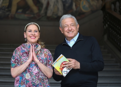 AMLO celebra el D&iacute;a del Ni&ntilde;o leyendo un cuento infantil