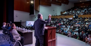 El Rector Jes&uacute;s Madue&ntilde;a pone en marcha la XX Muestra Profesiogr&aacute;fica UAS 2026: &ldquo;Tu futuro profesional brillante&rdquo;