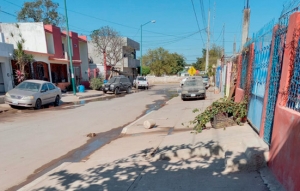 Fugas de agua en Villa Juárez cumplen tres meses y la Japan como si nada