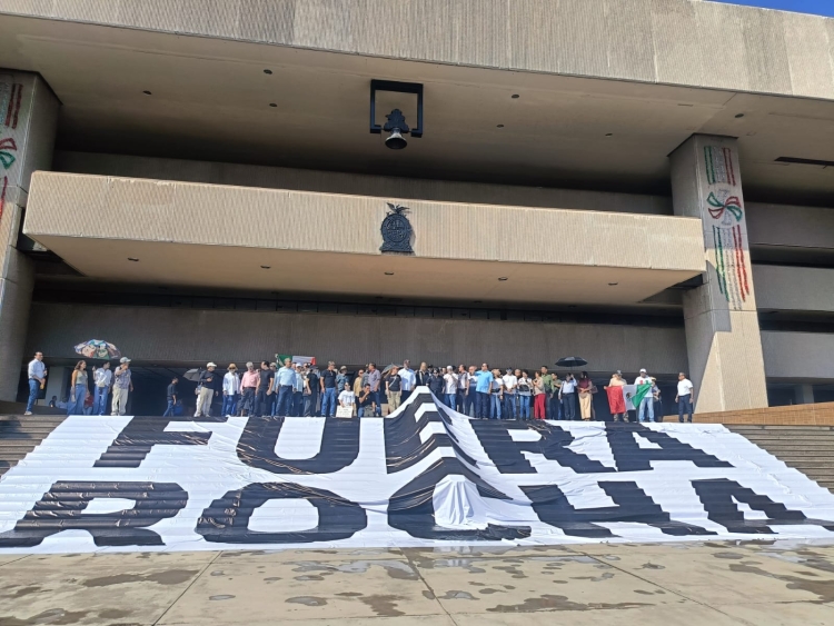 Ciudadanos exigieron en Palacio nuevo cambio de gobierno