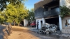 Delincuentes incendian dos viviendas y en una un bombero queda lesionado en la avenida Aquiles Serd&aacute;n