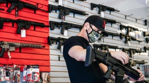 Venta de armas en EU contin&uacute;a creciendo, seg&uacute;n estudio