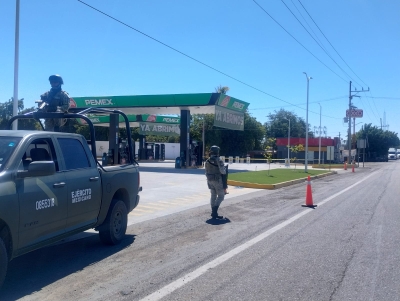 Militares localizan un posible artefacto explosivo sobre la carretera Culiac&aacute;n-Eldorado, en el Ejido Canan