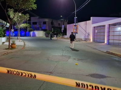 Hallan a hombre asesinado y &quot;emplayado&quot; en la colonia Guadalupe