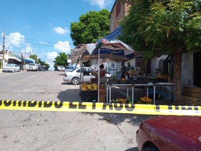 Ejecutan a un hombre en puesto de frutas de la colonia Los Pinos, en Culiac&aacute;n