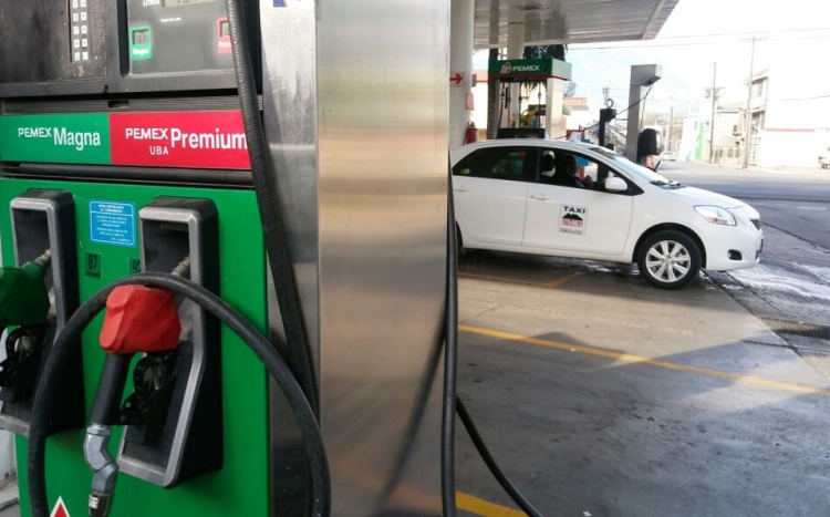 Precio de gasolina en México disminuye tras alcanzar máximo histórico la semana pasada