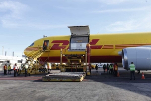Llega a M&eacute;xico nuevo lote con m&aacute;s de 439 mil vacunas anticovid de Pfizer