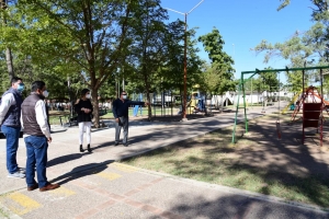 Alcaldesa Pier Angely Camacho supervisó el trabajo de alumbrado en el parque &quot;Judith Gaxiola&quot;