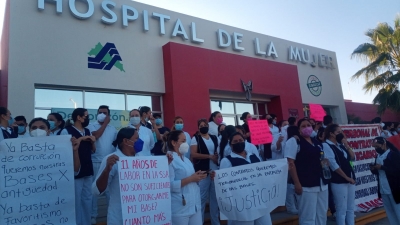 Se manifiestan trabajadores del Hospital de la Mujer; exigen basificaci&oacute;n