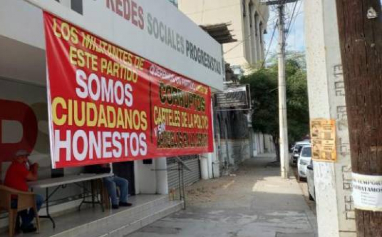 Partidarios de Lucila Ayala le arman plant&oacute;n a Redes Sociales Progresistas