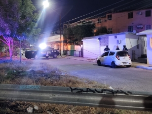 Al interior de un auto localizan a un hombre sin vida en Infonavit Humaya