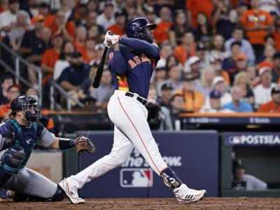 Astros incrementan su ventaja en la serie ante Marineros