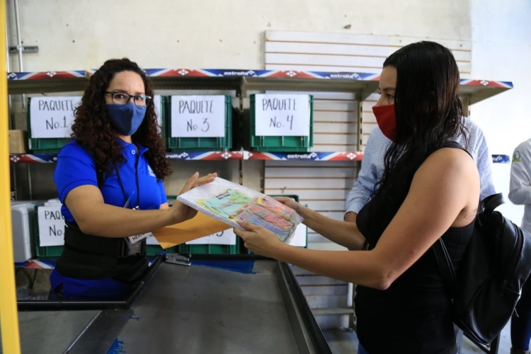 Papeleros denuncian que Gobierno pretende licitar el Programa de &Uacute;tiles Escolares 2021