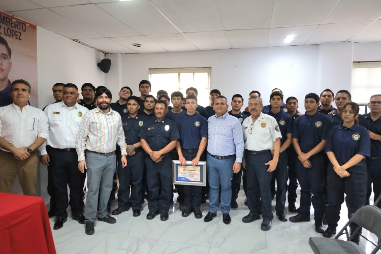 Alcalde Jorge Boj&oacute;rquez Berrelleza refrenda apoyo econ&oacute;mico mensual a Bomberos de Navolato