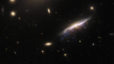 NASA captura a inmensa &#039;medusa galáctica&#039; que está a 800 millones de años luz de distancia