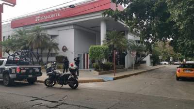 Adulto mayor es asaltado por un hombre armado tras salir de sucursal bancaria