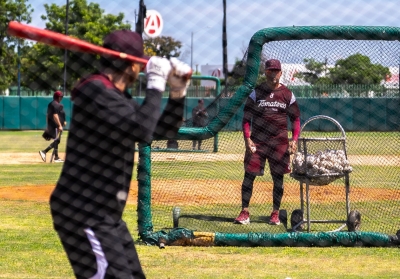 Con sesi&oacute;n de bullpen y trabajo de fundamentos, Tomateros completo su sexto d&iacute;a de pretemporada
