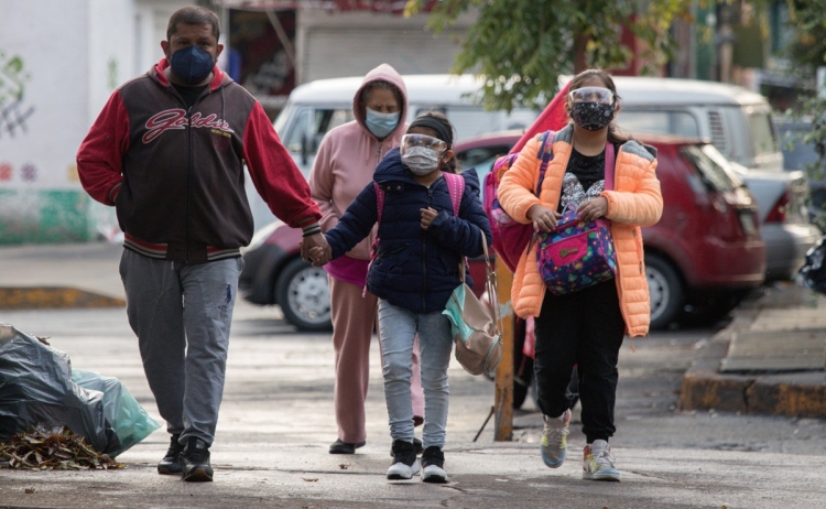 México cierra el año con 10 mil casos de contagios de Covid-19 reportados este viernes