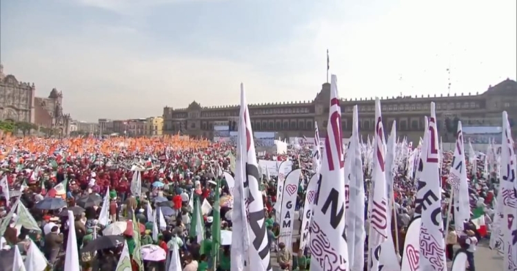 En el Z&oacute;calo de la CDMX comenz&oacute; la concentraci&oacute;n de la Presidenta Sheinbaum