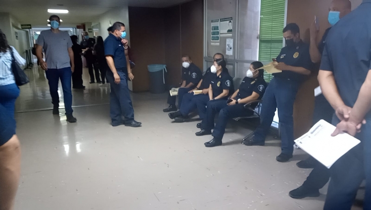 Aplican vacuna anticovid a bomberos de Culiac&aacute;n