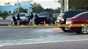 Asesinan a conductor de auto afuera de tienda de conveniencia en el fraccionamiento Capistrano en Culiac&aacute;n