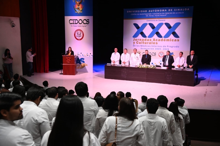 Egresa la Generaci&oacute;n 2025-2026 de M&eacute;dicos Internos de Pregrado del CIDOCS y Hospital Civil; 96 nuevos profesionales listos para el futuro