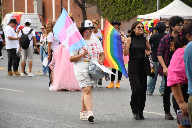 América Latina se viste de colores del arcoíris para celebrar el Día del Orgullo LGBTQ+