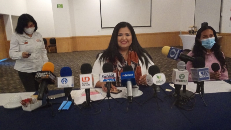 Aseguró Rosa Elena Millán que no tiene invitación para sumarse al gobierno con RRM