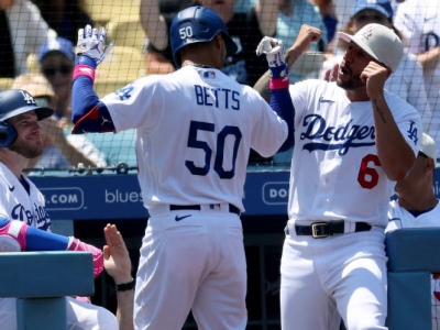 Par de jonrones consuman barrida de Dodgers a los Padres