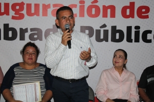 Cumple Jorge Boj&oacute;rquez una petici&oacute;n hist&oacute;rica de las familias de Limontita