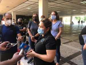 Viudas de polic&iacute;as mantienen firme el reclamo de pago de los seguros de vida