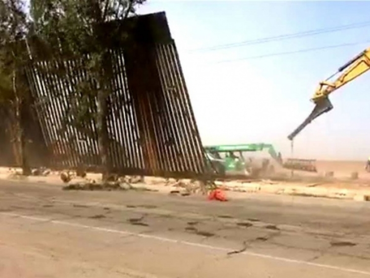 Vientos de Mexicali tumban el muro de Trump