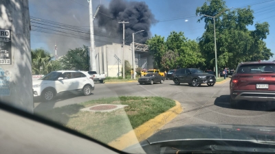 Se incendia subestaci&oacute;n de CFE en Culiac&aacute;n; evac&uacute;an guarder&iacute;a