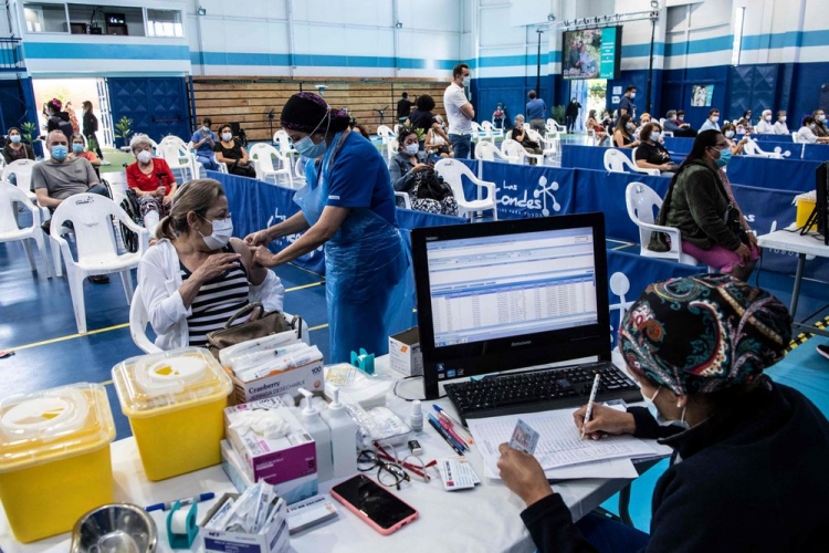 Chile vacunó a 3 millones de personas contra el covid-19 en menos de 21 días